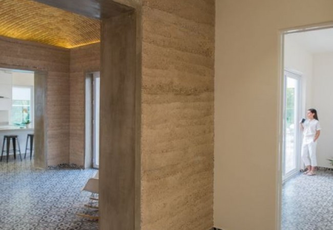 project_house_fromground_17.jpg