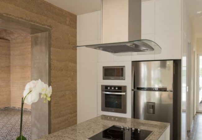 project_house_fromground_21.jpg
