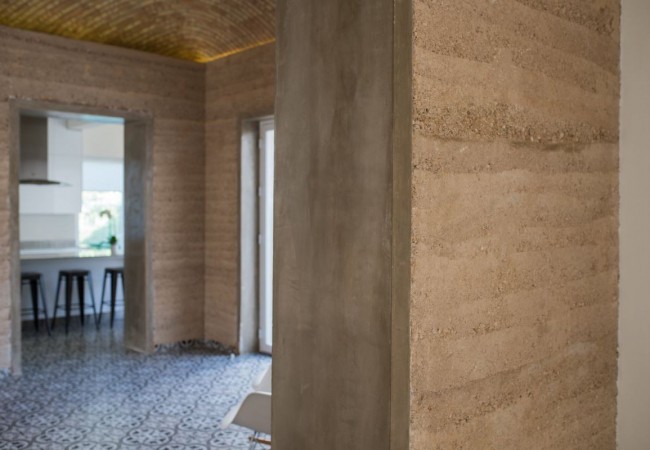 project_house_fromground_24.jpg