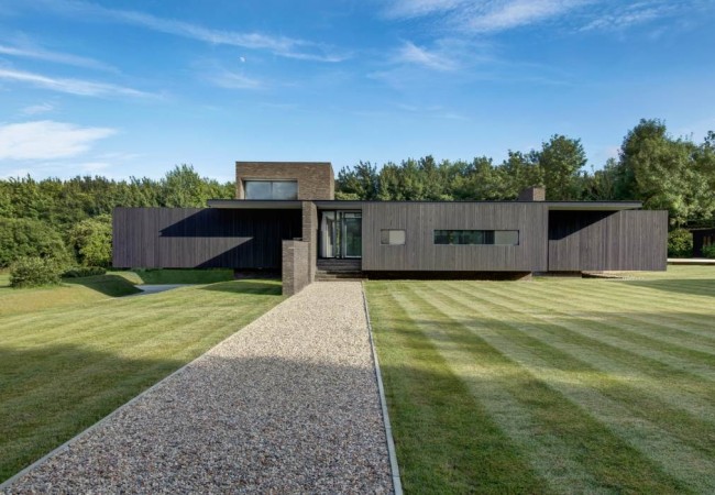 project_house_black_01.jpg