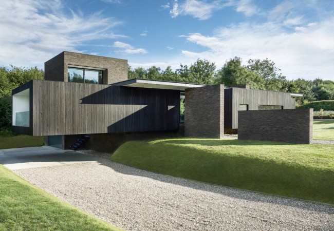 project_house_black_03.jpg