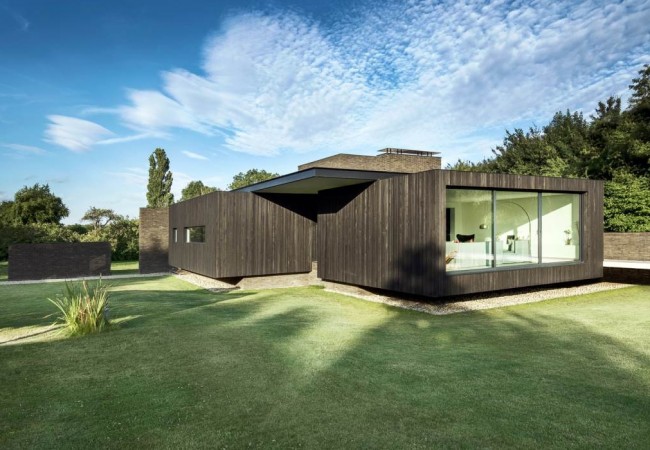 project_house_black_05.jpg