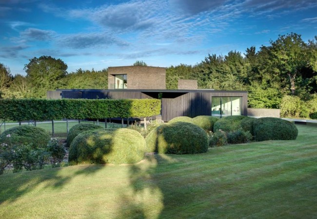 project_house_black_07.jpg