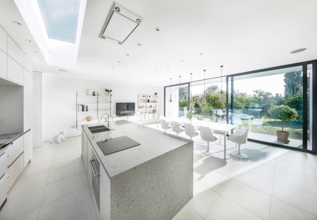 project_house_black_11.jpg