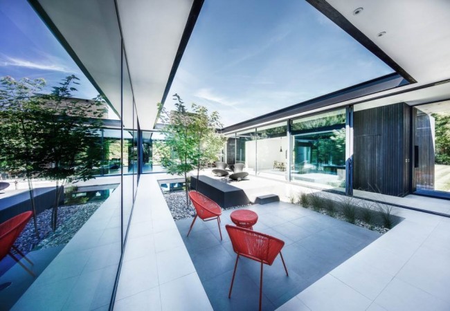 project_house_black_17.jpg