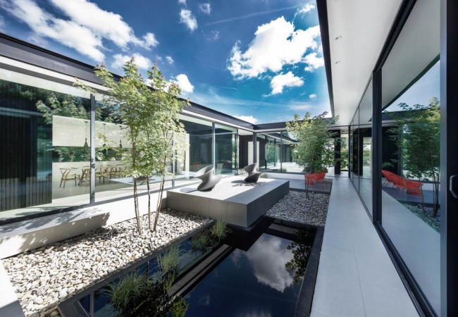 project_house_black_18.jpg