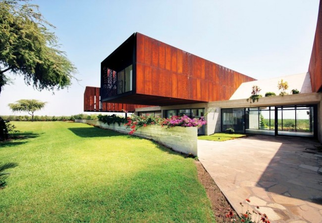 project_house_H_01.jpg