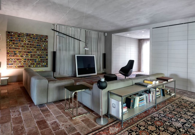 project_house_outsity_05.jpg