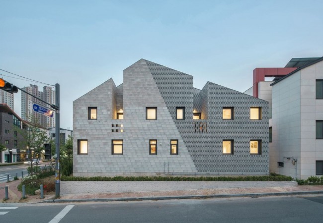 project_house_stone_08.jpg