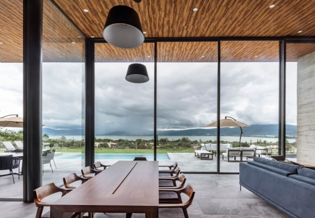 project_house_near_lake_04.jpg