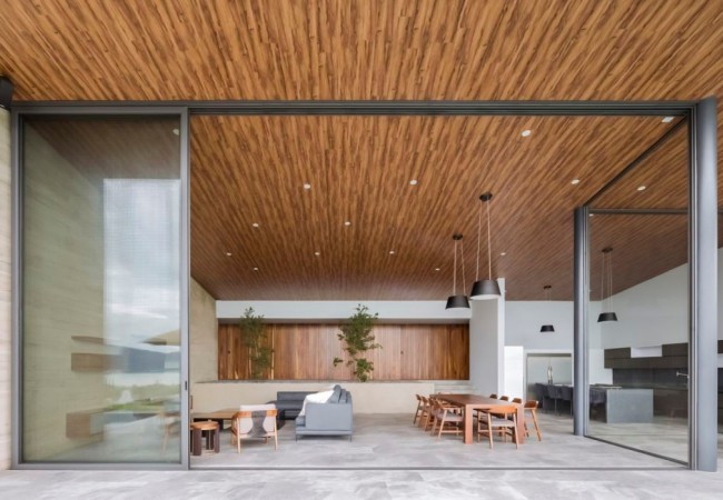 project_house_near_lake_11.jpg