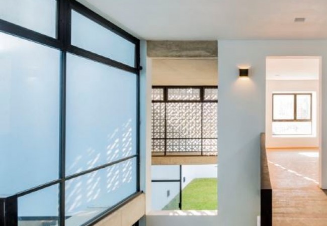 project_house_Blue_05.jpg