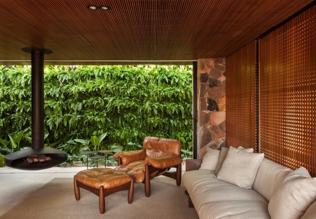project_house_corner_25.jpg