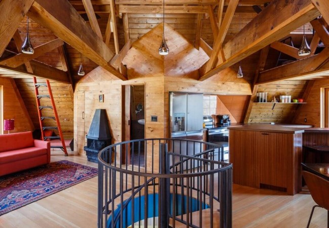A-Frame-House-in-The-Hamptons-Revamped-by-Edgar-Papazian-triangle-house-5