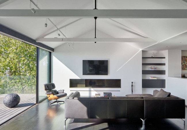 A_house_with_a_view_10