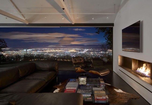 A_house_with_a_view_11