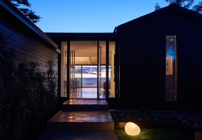 A_house_with_a_view_12