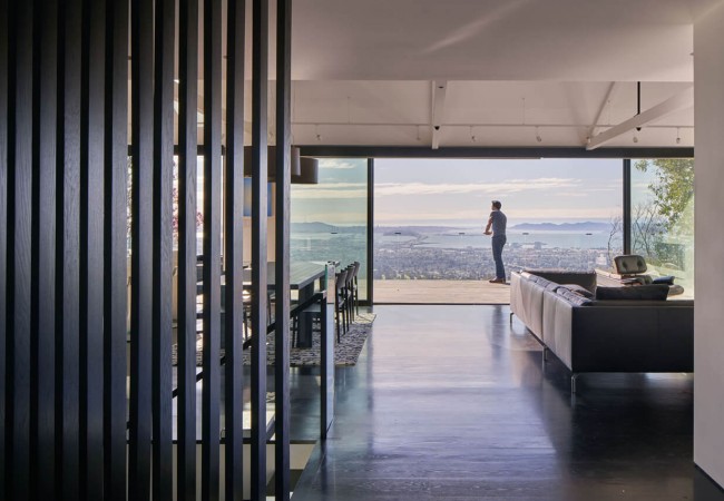 A_house_with_a_view_13