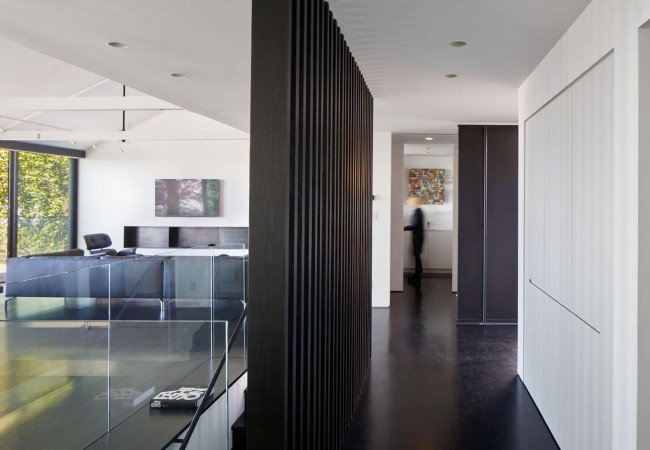 A_house_with_a_view_2