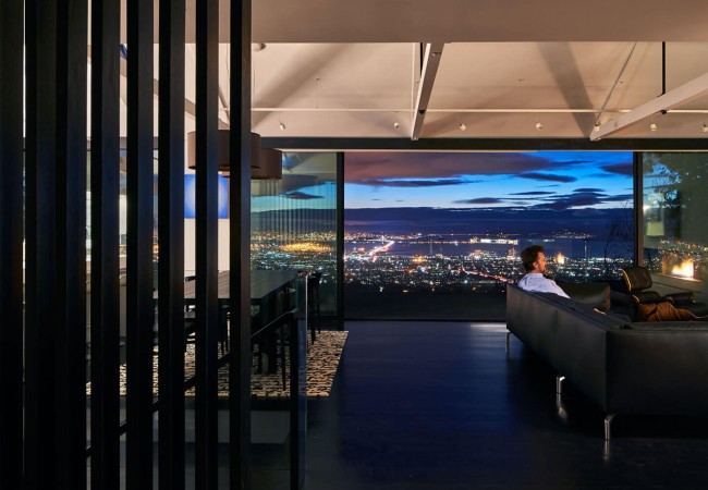 A_house_with_a_view_6