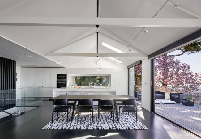 A_house_with_a_view_9