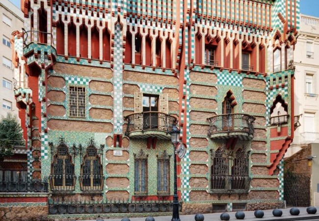 antoni-gaudi-casa-vicens-museum_dezeen_2364_col_1-852x1156