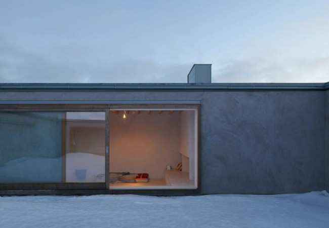 atrium-house-tham-videgard-arkitekter-architecture-residential-houses-sweden-_dezeen_2364_col_10-1024x687