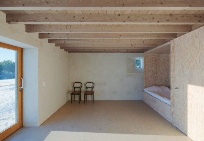 atrium-house-tham-videgard-arkitekter-architecture-residential-houses-sweden-_dezeen_2364_col_2-1024x687
