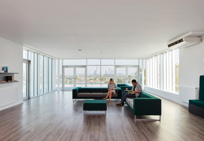 community-theatre-creative-hub-jestico-whiles-architecture-public-leisure-uk-london_dezeen_2364_col_4-1