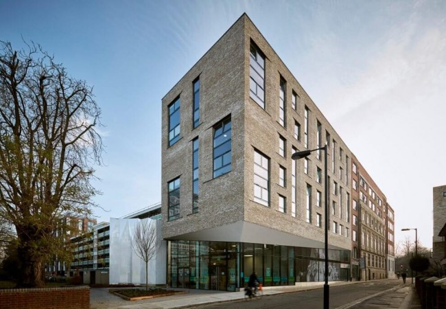 community-theatre-creative-hub-jestico-whiles-architecture-public-leisure-uk-london_dezeen_2364_col_6-1024x683