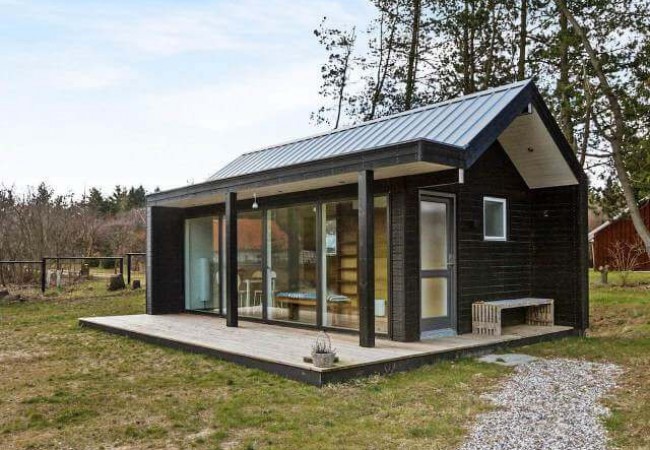 scandinavian-modern-tiny-house-exterior2-via-smallhousebliss