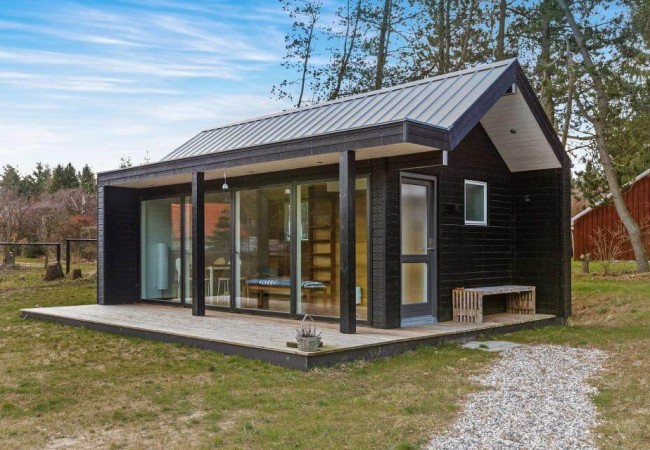 scandinavian-modern-tiny-house-exterior3-via-smallhousebliss