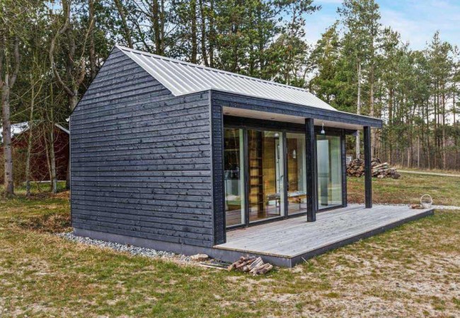 scandinavian-modern-tiny-house-exterior4-via-smallhousebliss