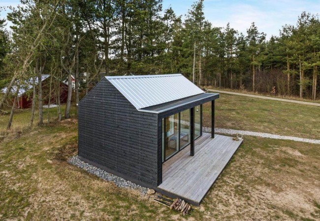 scandinavian-modern-tiny-house-exterior5-via-smallhousebliss