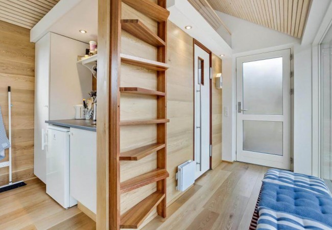 scandinavian-modern-tiny-house-interior1-via-smallhousebliss