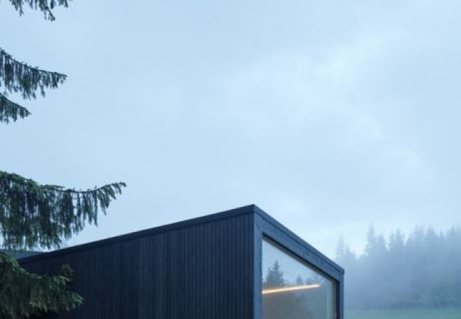 01-hV9mCIzXGKM