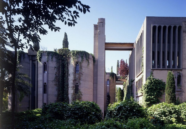 50a47bbcb3fc4b263f00000e_the-factory-ricardo-bofill_ricardo_bofill_taller_arquitectura_santjustdesvern_barcelona_spain_outdoorspaces_-2-
