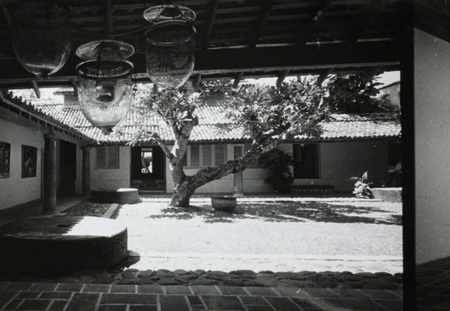 02_C_-_Geoffery_Bawa's_Photograph_of_the_Ena_de_Silva_House.