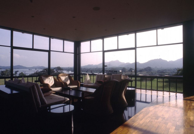 16_D_-_Lounge_at_the_Kandalama_Hotel.