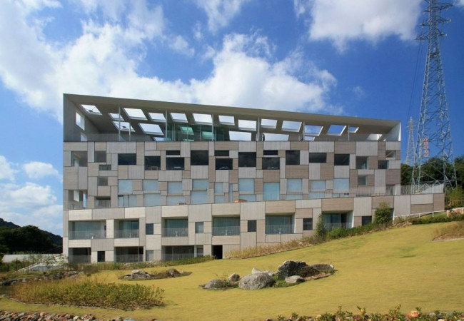 1280px-Garden_Terrace_Hotel_Nagasaki_2009