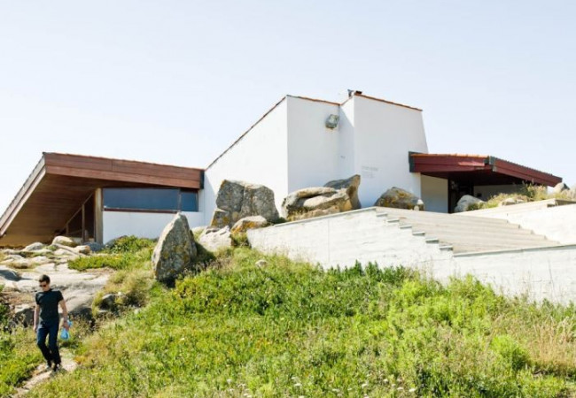 alvaro-siza-portugal-matoshinhos-boa-nova-tea-house-10-samuel-ludwig